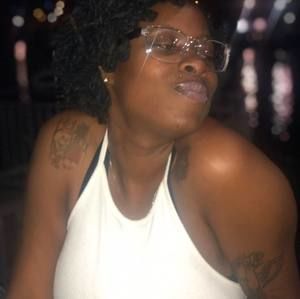 Meet your Posher, Monique